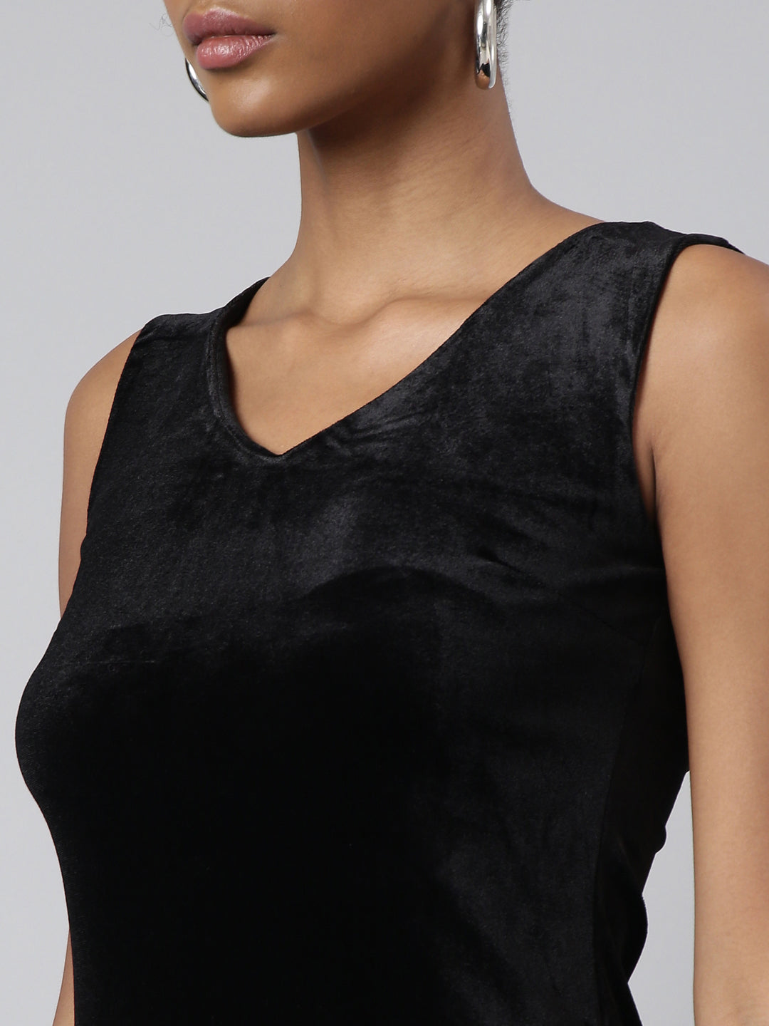 Women's Black Velvet V-Neck A-Line Midi Dress