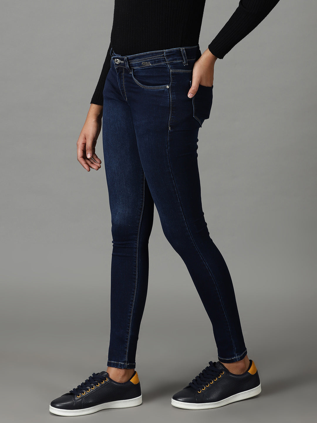 Women's Navy Blue Shade Clean Look Light Fade Slim Fit Acid Wash Stretchable Cotton Jeans